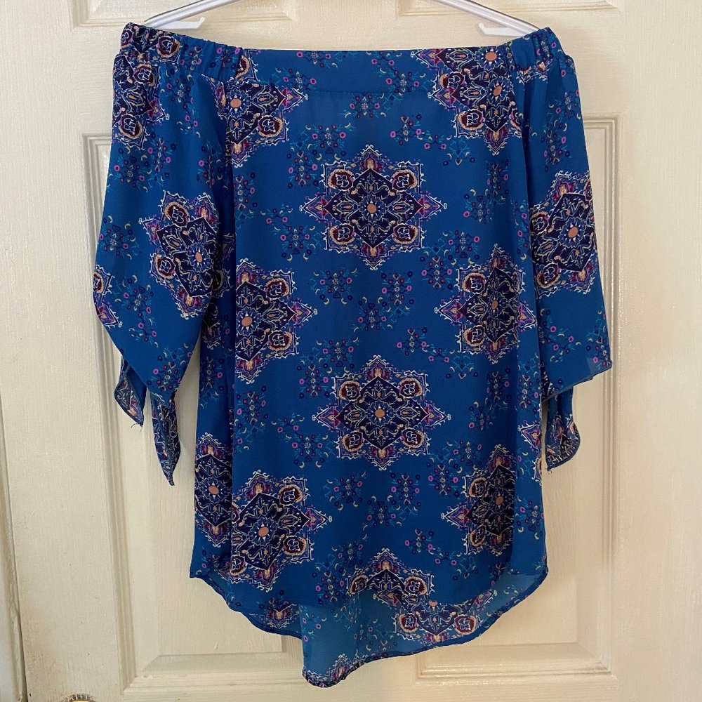Off the Shoulder Blouse Blue Size Medium